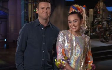 Hands Of Love-Miley Cyrus,θα εγκαινιάσει & το SNL