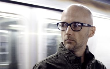 Moby - επανακυκλοφορία του Hotel Ambient