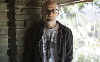 Ο Moby πουλά ολόκληρη την δισκοθήκη του για καλό σκοπό