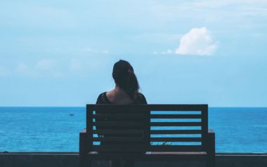 Πώς να αντιμετωπίσουμε την μοναξιά στο σπίτι -13 συμβουλές από τους ειδικούς