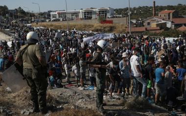 Λέσβος: Πορεία διαμαρτυρίας από τους μετανάστες - Θέλουν να φύγουν από το νησί