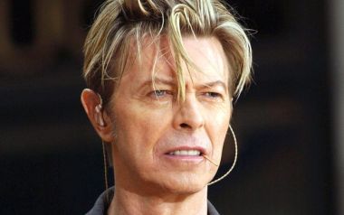 Tis A Pity She Was A Whore-David Bowie