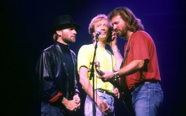 3 αξέχαστα τραγούδια των Bee Gees δεν ήταν καν υποψήφια για τα βραβεία όσκαρ εκθέτοντας την ακαδημία το 1978