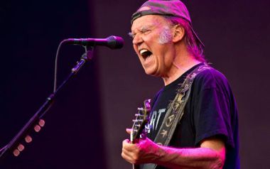 Neil Young: Αποσύρω την μουσική μου από τις υπηρεσίες streaming... 