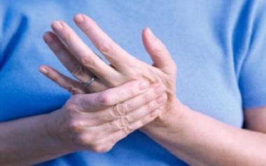 Μούδιασμα στα άκρα – ποιες οι αίτιες πώς να το αποφεύγεις