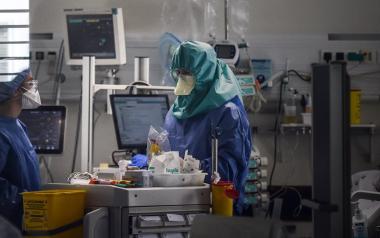 Δύσκολα για ηλικιωμένους. Κορωνοϊός: Νέα εστία σε οίκο ευγηρίας στη Θεσσαλονίκη – 12 θετικοί στον ιό