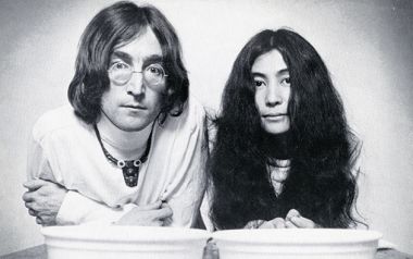 Νέα έκθεση με τη προσωπική και καλλιτεχνική ιστορία του John Lennon και της Yoko Ono