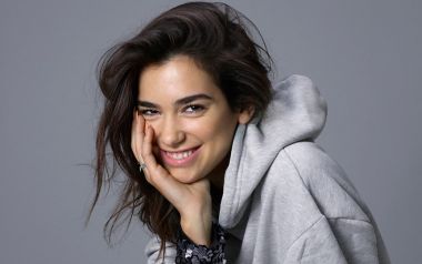 New Rules-Dua Lipa, 1  δις κτυπήματα στο YouTube