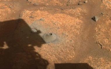 Εξαφανίστηκε το πέτρωμα που θα έστελνε στη Γη από τον Άρη το ρομπότ της NASA