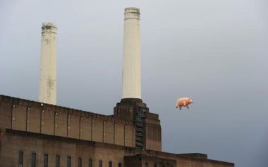 Θέλετε να αγοράσετε το γουρουνάκι των Pink Floyd...; Πολύ αργά...