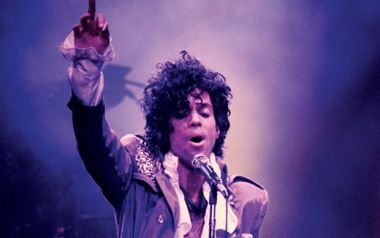Οι αναγνώστες του Rolling Stone ψηφίζουν τα 10 καλύτερα τραγούδια του Prince