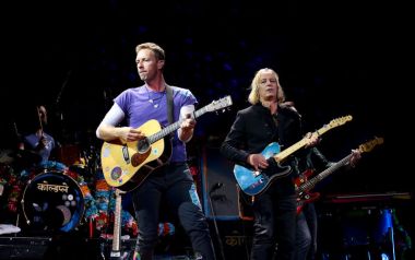 Free Fallin, Coldplay μαζί με 60.000 κόσμο