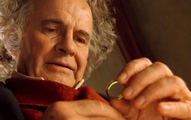 Πέθανε ο Ιαν Χολμ, «Μπίλμπο Μπάγκινς» του «Άρχοντα των Δαχτυλιδιών»