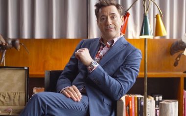 Ο Robert Downey Jr. επιδεικνύει την συλλογή του με διάφορα ακριβά ρολόγια χειρός...