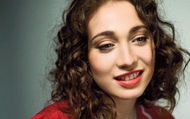 2 νέα τραγούδια που έπαιξε η Regina Spektor