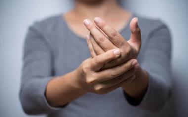 Ρευματοειδής αρθρίτιδα: Ο παράγοντας που επιδεινώνει τα συμπτώματα