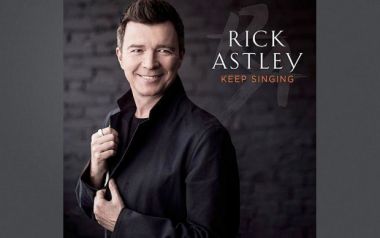 Keep Singing-Rick Astley, επιστροφή στα 50του