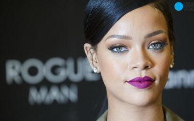 H Rihanna η πρώτη που πέρασε τα 100 εκατ. Digital Singles