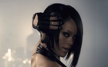 2007 Αρχίζει η κυριαρχία γυναικών όπως η Rihanna 