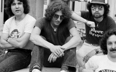 Ο Γιάννης Πετρίδης στο Spotify, λίστα με τα Νο 1 Αγγλίας, Αμερικής, εκπλήξεις, αλλά και Blue Öyster Cult