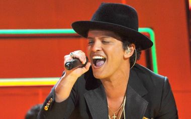 Μία από τα ίδια το νέο τραγούδι του Bruno Mars