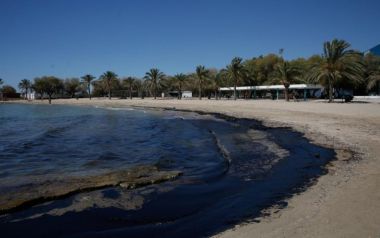 Ρύπανση στο Σαρωνικό: Oι κίνδυνοι για τον ανθρώπινο οργανισμό