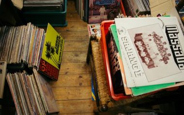 Εκατομμύρια ξόδεψαν οι συλλέκτες βινυλίων το 2017 στο Discogs