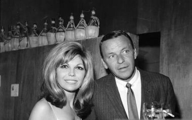  Something Stupid-Frank & Nancy Sinatra 