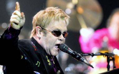 Απίστευτος Elton John στο Kingsman
