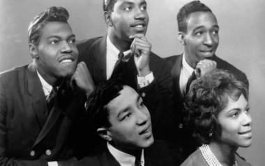 The Tracks Of My Tears- Smokey Robinson & The Miracles (1965)