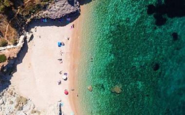 20 παραλίες της Αττικής με ελεύθερη είσοδο