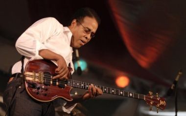 O Stanley Clarke το 2002