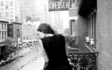 Στο σφυρί πόρτες δωματίων του θρυλικού «Chelsea Hotel»