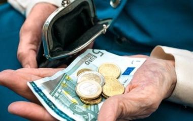 Χιλιάδες πολίτες  καλούνται να επιστρέψουν ποσά από τις συντάξεις τους