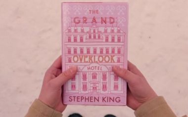 The Grand Overlook Hotel - Μία "μίξη" του Wes Anderson και Stanley Kubrick...