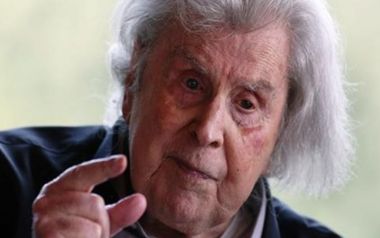 Έχουν το δικαίωμα εθνικά σύμβολα όπως ο Μίκης Θεοδωράκης να λένε ότι θέλουν ή όχι;