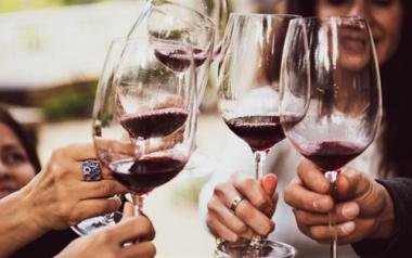 Αλκοόλ: 5 οφέλη για την υγεία μας όταν καταναλώνεται με μέτρο