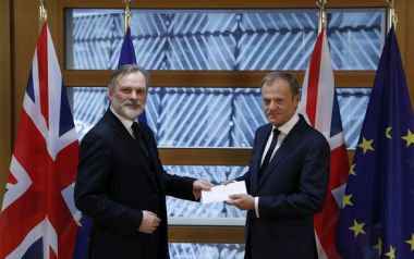 Brexit: Άρχισε επισήμως η διαδικασία - Επιδόθηκε η επιστολή