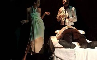 Κριτική για την μαύρη κωμωδία  «ΤΟ ΚΟΡΑΚΙ»