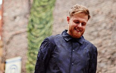 Leave a Light On-Tom Walker