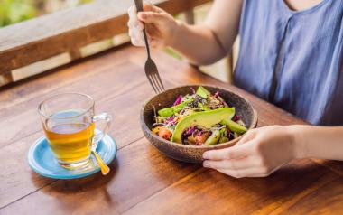 5 απλοί τρόποι για να μειώσετε την όρεξη για φαγητό
