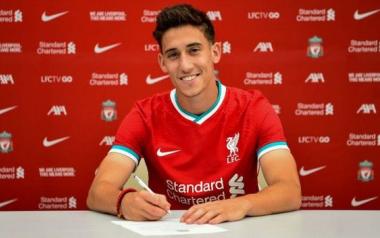 Παίκτης της Λίβερπουλ ο Κώστας Τσιμίκας 