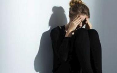 Πρωταθλητές Ευρώπης στην μοναξιά! Ένας στους δέκα Έλληνες νιώθει μεγάλη μοναξιά