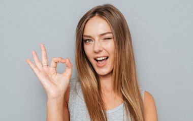 Έχουν τον τρόπο τους: Με αυτά τα 4 ζώδια μπορείς να μιλάς ασταμάτητα, χωρίς να βαρεθείς