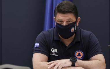 Όλα τα έκτακτα μέτρα στην Αττική: Μάσκα και στις πλατείες - κλείνουν κέντρα διασκέδασης