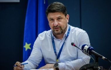 Χαρδαλιάς: Ποιες επιχειρήσεις ανοίγουν αύριο