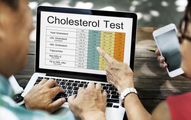 Τι να βάλετε στη διατροφή σας για να ρίξετε την «κακή» και να αυξήσετε την «καλή» χοληστερόλη