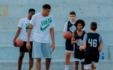 AntetokounΒros Academy, μια συνεργασία των αδελφών Αντετοκούνμπο με τη Nike, το Ίδρυμα Ωνάση και τον Οργανισμό Εurohoops.