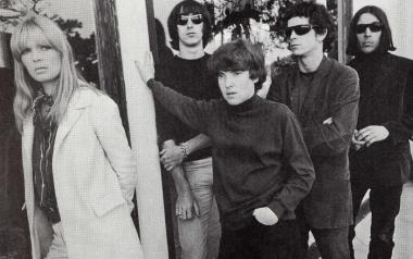 1965 πρώτη εμφάνιση των Velvet Underground