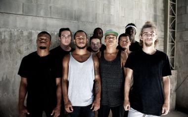 Από τις γειτονιές του Ρίο ντε Τζανέιρο, ο Βραζιλιάνος Bruno Beltrão και η ομάδα του, στην Κεντρική Σκηνή της Στέγης του Ιδρύματος Ωνάση